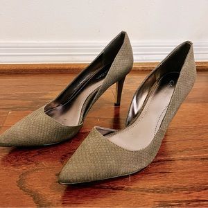 Calvin Klein - size 8.5 - Gray Pointed Toe High Heels